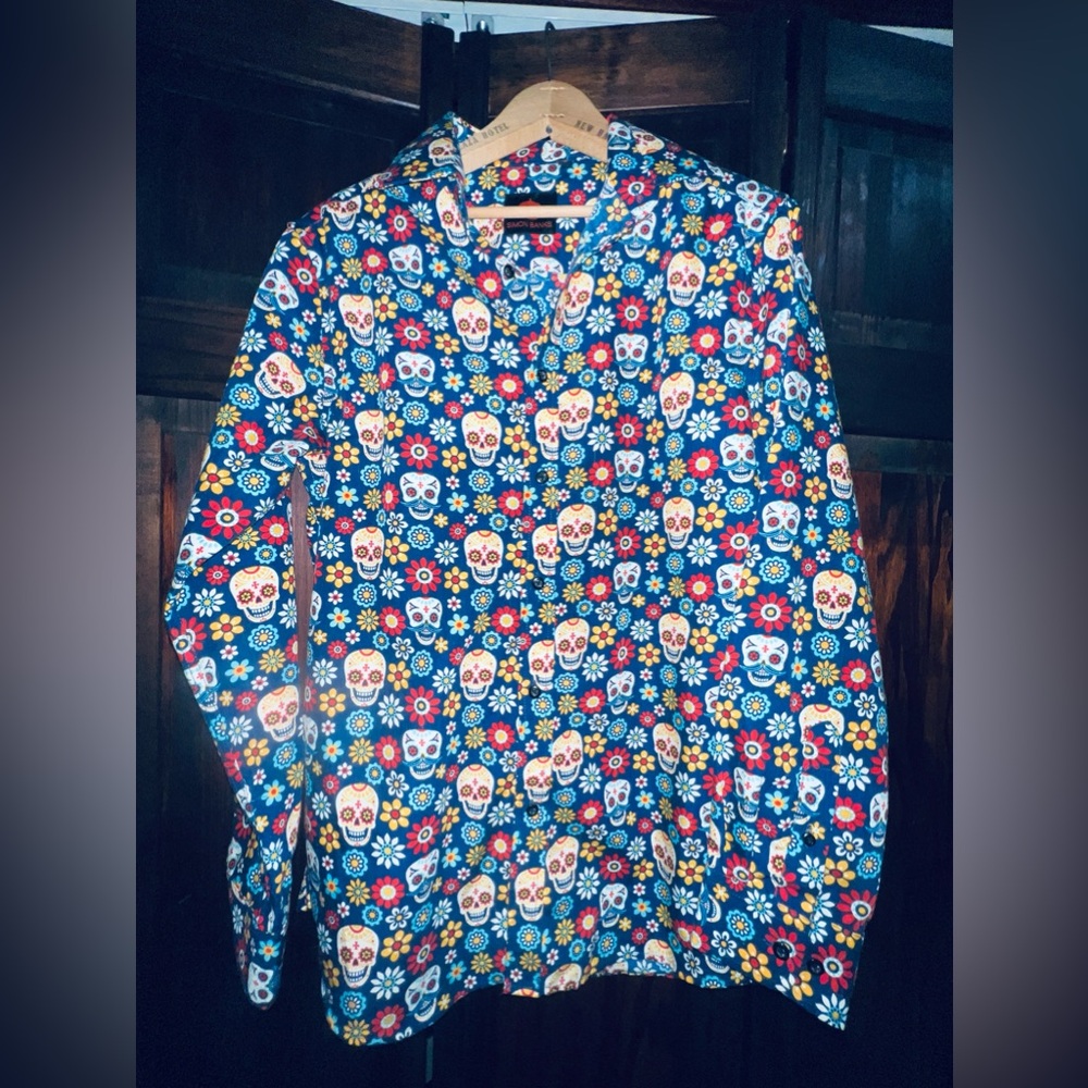 Simon Banks, long sleeve button up Halloween sugar, skulls,‎ floral shirt medium